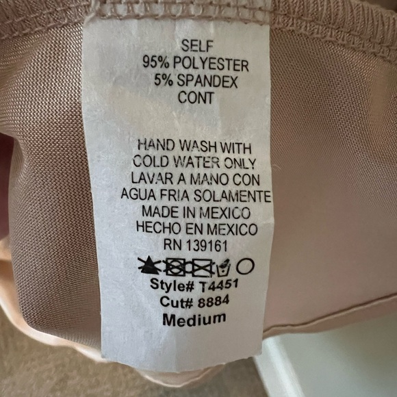 Boutique silky Peplum Blouse size medium - Picture 4 of 4